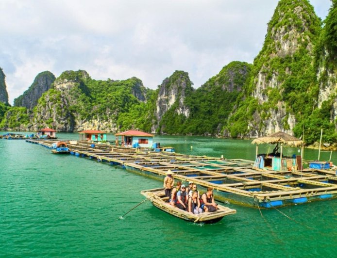 25 Must-Visit Islands: From Fishing Villages to Cities