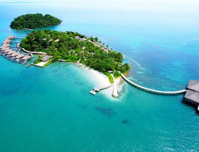Private Island All-Inclusive Experiences: Branson's Necker and Beyond